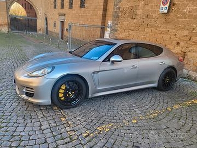 PORSCHE Panamera 4.8 turbo