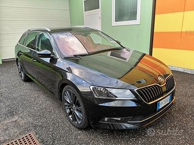 SKODA Superb 2.0 TDI 150cv Wagon CERCHI 19