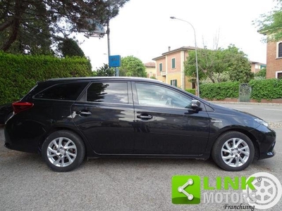 TOYOTA AURIS 1.8 Hybrid CVT