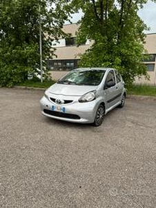 Toyota aygo benzina garanzia 12 mesi