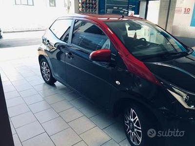 Toyota Aygo X-clusiv 5 porte Red style