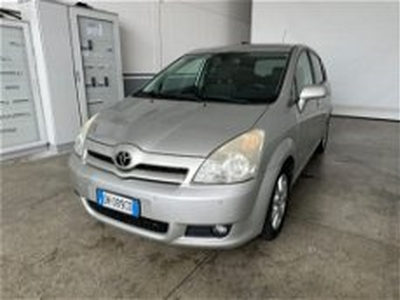 Toyota Corolla Verso 2.2 16V D-4D DPF Sol del 2007 usata a Cuneo