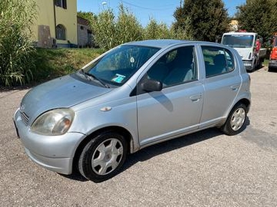 Toyota Yaris 1,3- 5 porte