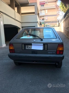 Usato 1986 Lancia Delta 1.3 Benzin 78 CV (3.800 €)