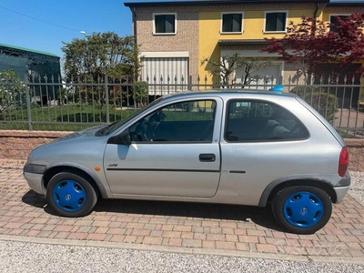 Usato 1998 Opel Corsa Benzin 55 CV (300 €)