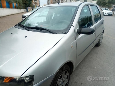 Usato 2001 Fiat Punto 1.2 Benzin 80 CV (2.500 €)