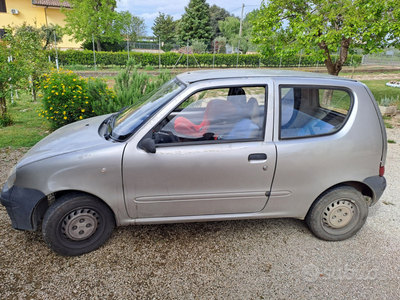 Usato 2002 Fiat 600 Benzin (1.000 €)