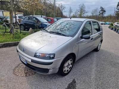 Usato 2003 Fiat Punto 1.2 Benzin 60 CV (1.200 €)