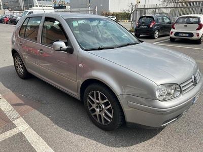 Usato 2003 VW Golf IV 1.6 Benzin 105 CV (1.500 €)