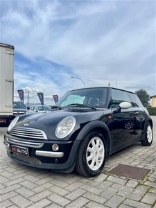 Usato 2004 Mini ONE 1.6 Benzin 90 CV (3.990 €)