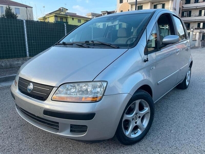 Usato 2005 Fiat Idea 1.4 Benzin 95 CV (4.500 €)