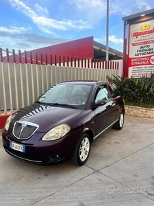 Usato 2008 Lancia Ypsilon Diesel 90 CV (2.700 €)