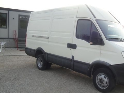 Usato 2009 Iveco Daily 2.3 Diesel 120 CV (10.900 €)