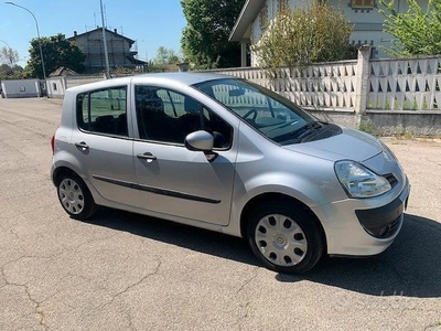 Usato 2009 Renault Modus 1.1 Benzin 101 CV (3.900 €)