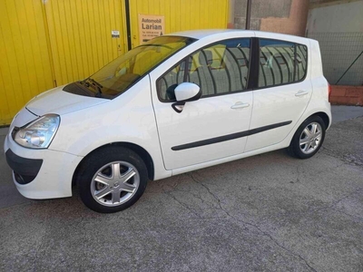 Usato 2009 Renault Modus 1.6 Benzin 113 CV (5.500 €)