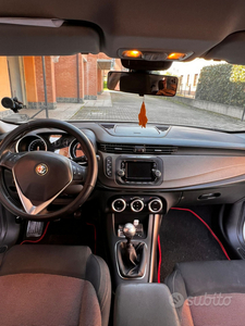 Usato 2013 Alfa Romeo Giulietta 1.6 Diesel 105 CV (7.800 €)