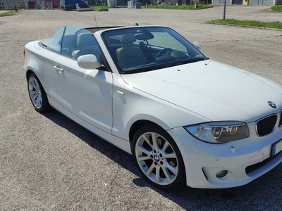 Usato 2013 BMW 120 Cabriolet 2.0 Benzin 170 CV (15.800 €)