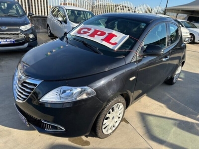 Usato 2013 Lancia Ypsilon 1.2 Benzin 69 CV (7.300 €)