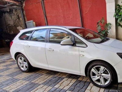 Usato 2013 Opel Astra 1.7 Diesel 110 CV (4.500 €)