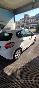 Usato 2014 Peugeot 208 1.0 Benzin 68 CV (6.800 €)