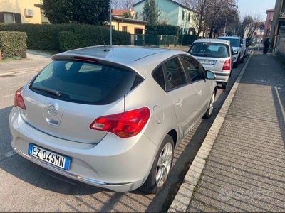 Usato 2015 Opel Astra 1.4 Benzin 100 CV (8.500 €)