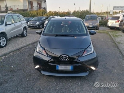 Usato 2018 Toyota Aygo 1.0 Benzin 69 CV (11.999 €)