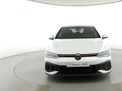 Usato 2022 VW Golf 2.0 Benzin 300 CV (38.800 €)