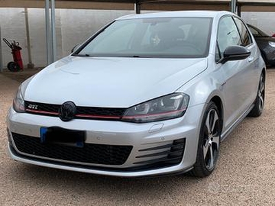 Volkswagen Golf GTI7 2016 230 cv