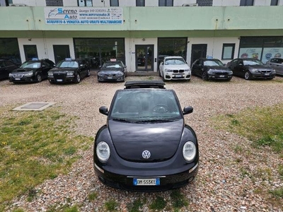 VOLKSWAGEN New Beetle Cabrio TDI 105CV Lim. Red Edt.