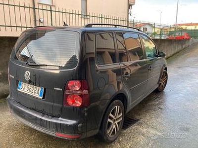 Volkswagen touran 2.0 ecofuel, 1° serie