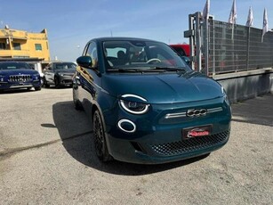 FIAT 500 ELECTRIC La Prima Berlina 42 kWh 320 KM