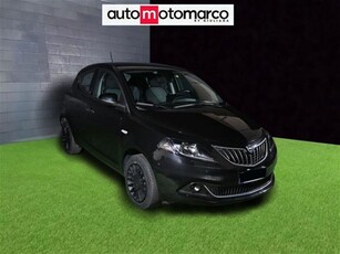 Lancia Ypsilon 1.0 FireFly 5 porte S&S Hybrid Ecochic Silver usato