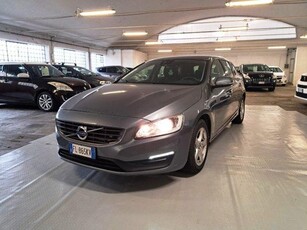 VOLVO V60 (2010) D2 Geartronic Momentum