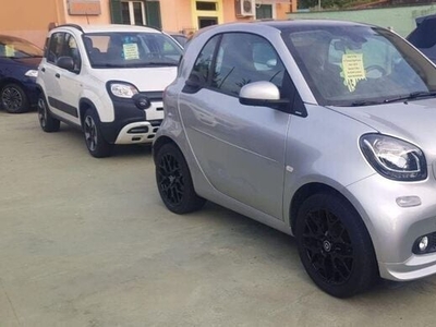 Usato 2019 Smart ForTwo Coupé 1.0 Benzin 71 CV (14.800 €)