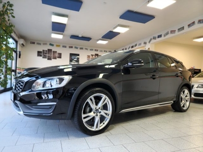 2017 VOLVO V60 Cross Country