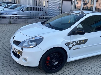 Renault Clio 2.0 16V 200CV