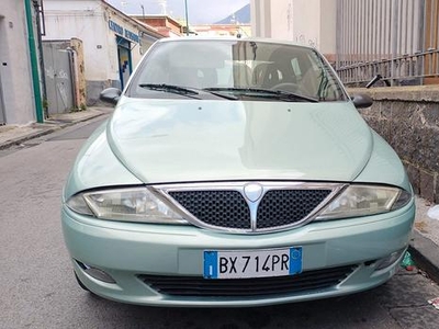 Lancia y - 2001