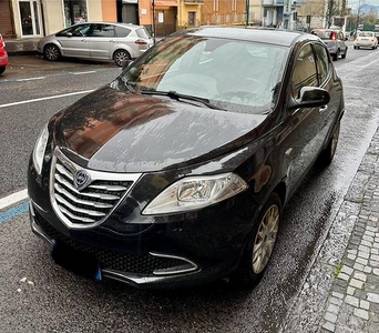 Lancia Ypsilon III 2011 1.2 8v Silver 69cv