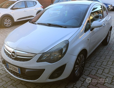 Opel Corsa 12gpl 3p navigatore 2014