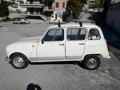 Usato 1985 Renault R4 Benzin (4.000 €)