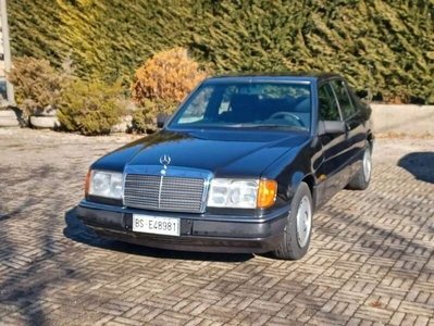 Usato 1992 Mercedes E250 2.5 Diesel 94 CV (6.000 €)