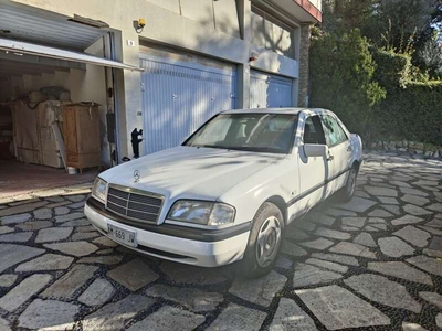 Usato 1996 Mercedes C220 2.2 Diesel 95 CV (3.800 €)