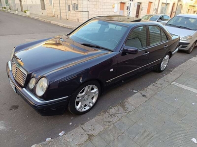 Usato 1999 Mercedes E220 2.2 Diesel 125 CV (5.500 €)