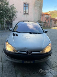 Usato 2004 Peugeot 206 1.1 Benzin 60 CV (400 €)