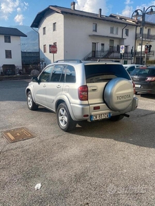 Venduto Toyota RAV4 4x4 - auto usate in vendita