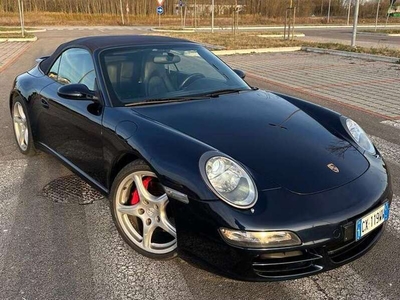 Usato 2005 Porsche 911 Carrera Cabriolet 3.8 Benzin 355 CV (61.000 €)