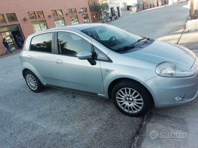 Usato 2006 Fiat Punto 1.2 Benzin 80 CV (4.800 €)
