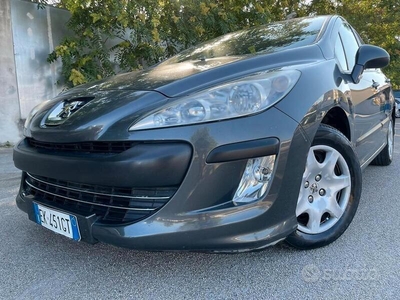 Usato 2010 Peugeot 308 1.6 Benzin 120 CV (2.500 €)