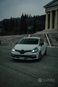 Usato 2015 Renault Clio IV 1.6 Benzin 220 CV (20.000 €)