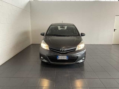 Usato 2015 Toyota Yaris 1.4 Diesel 90 CV (8.990 €)